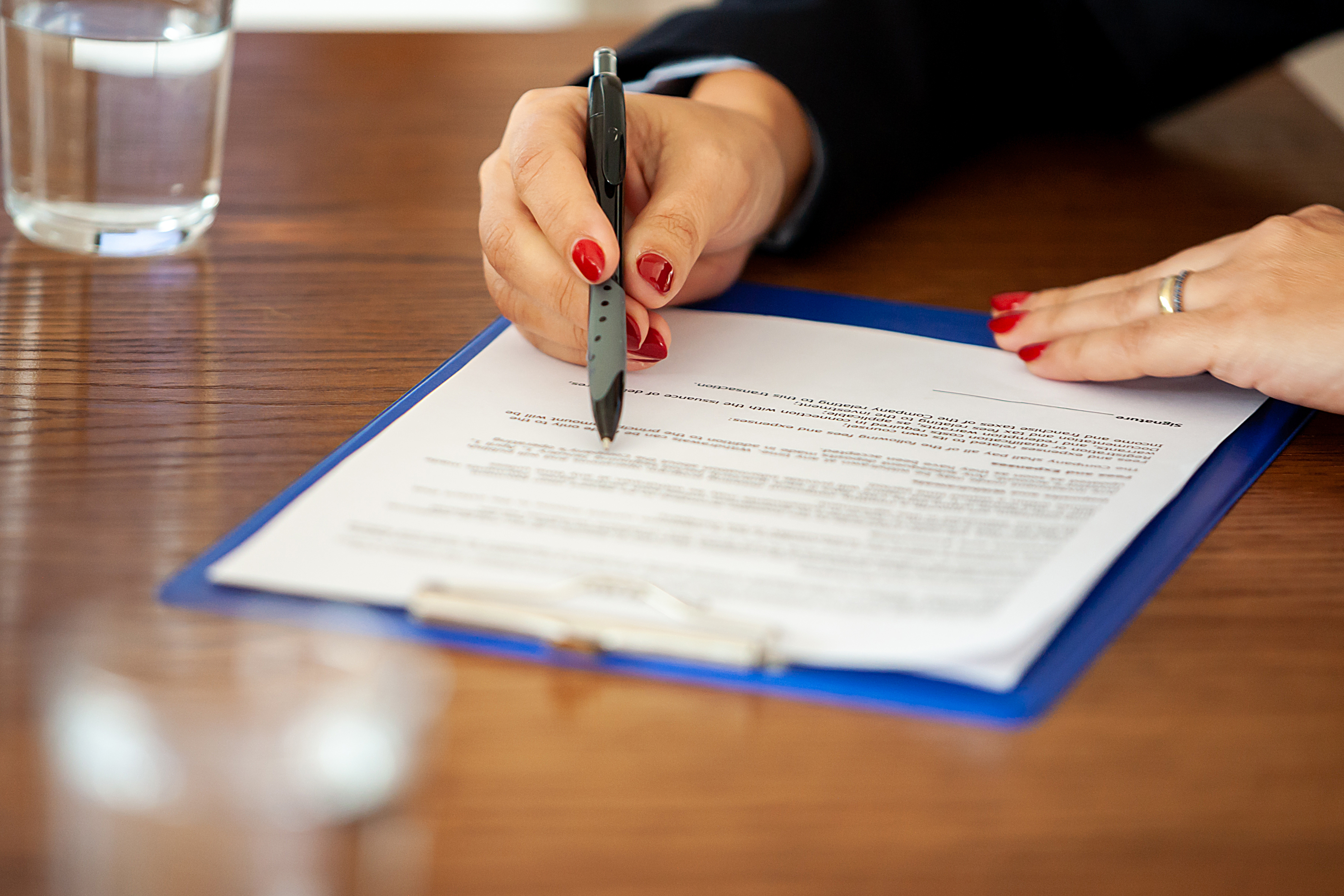 How to choose the right courier for sensitive / time urgent documents